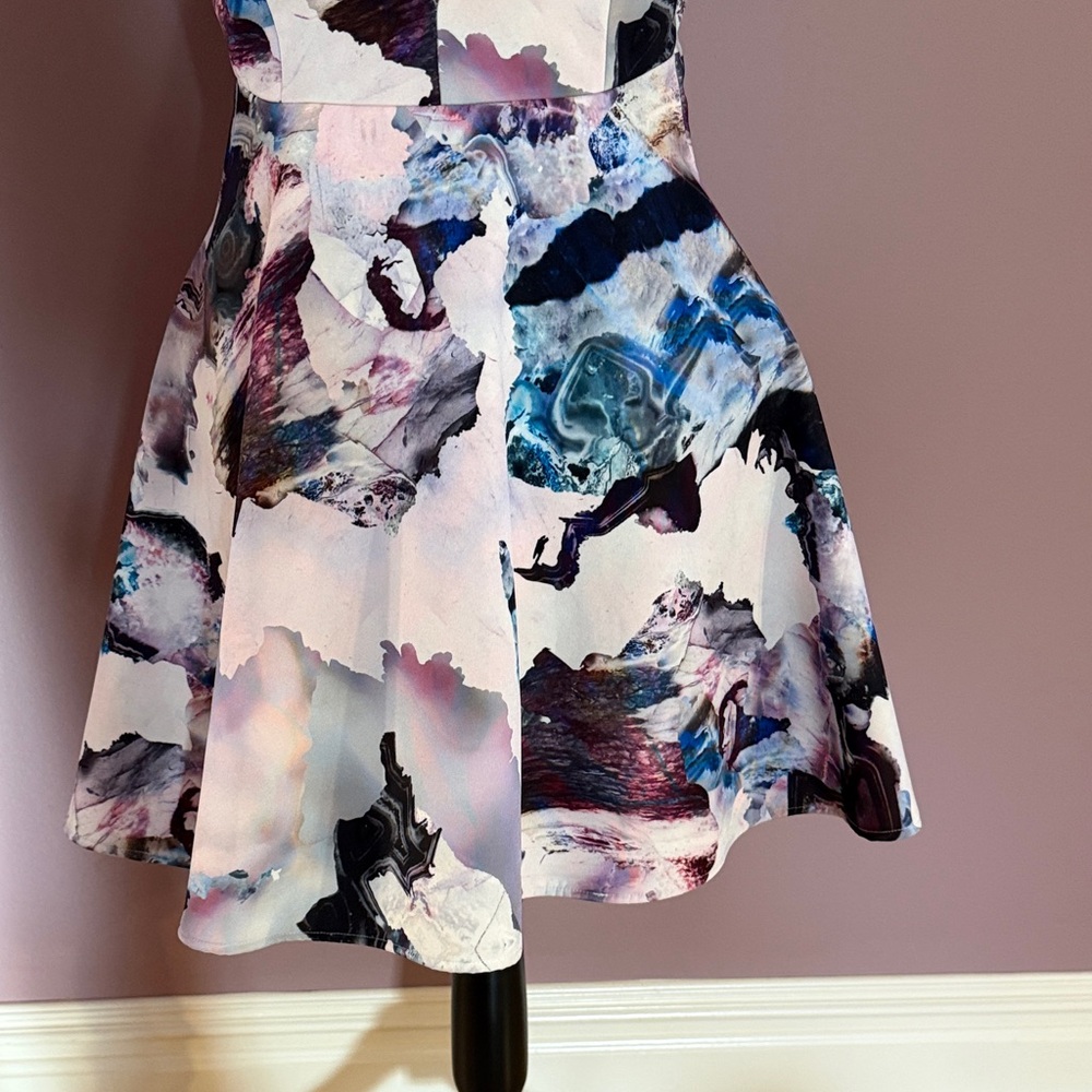 Stylestalker Abstract Print Mini Dress - Picture 3 of 7